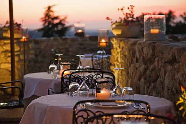 Castello Di Albereto Hotel Trarivi Екстериор снимка