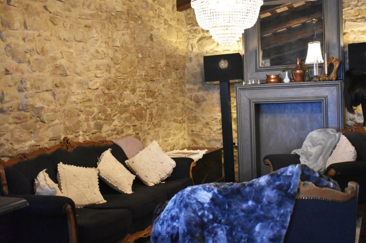 Castello Di Albereto Hotel Trarivi Екстериор снимка