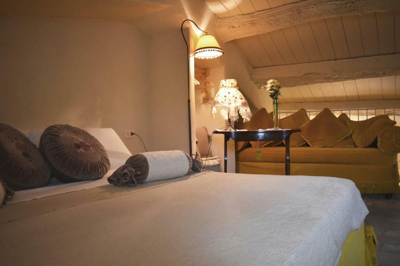 Castello Di Albereto Hotel Trarivi Екстериор снимка