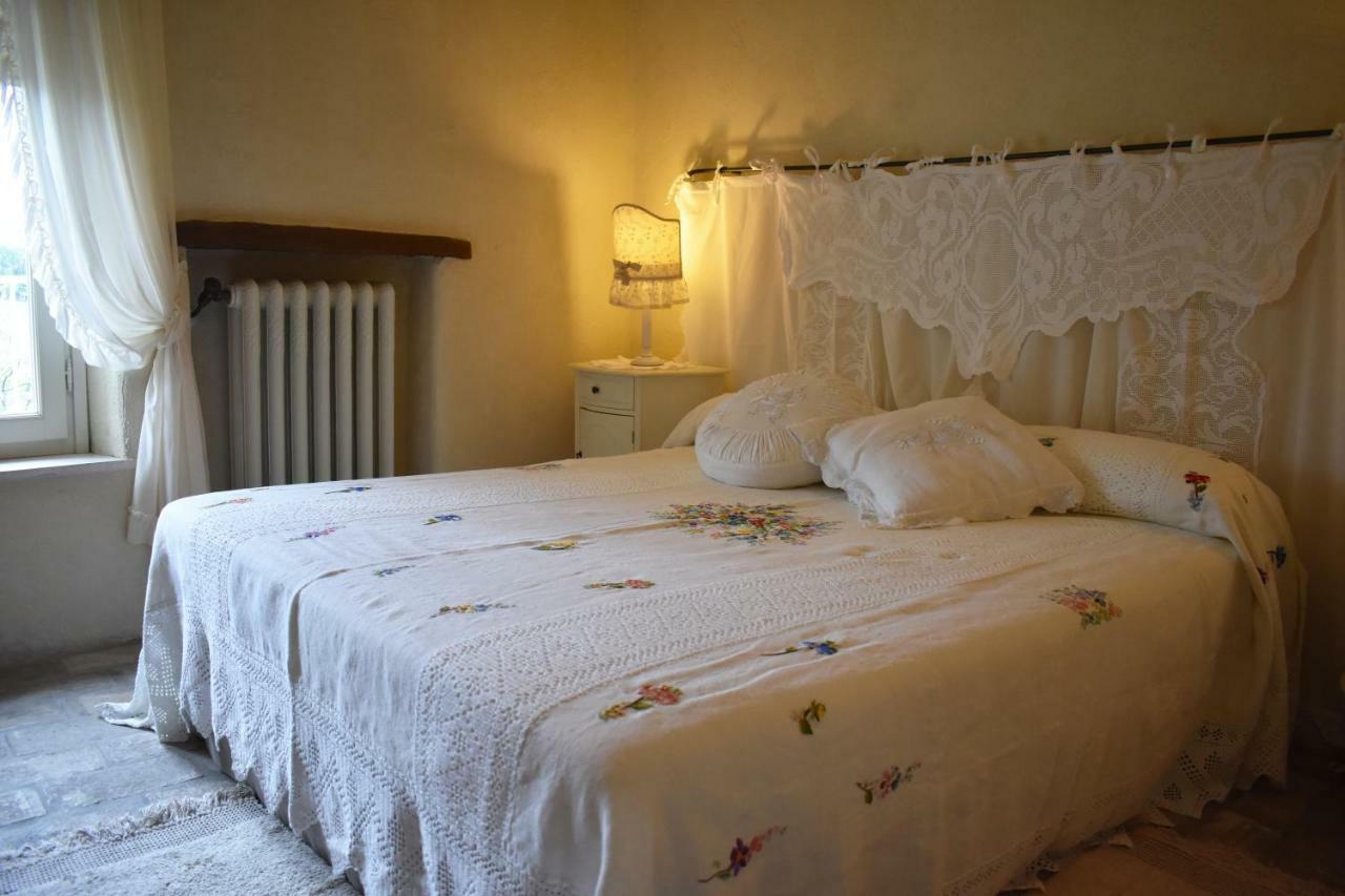 Castello Di Albereto Hotel Trarivi Екстериор снимка